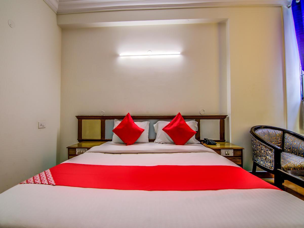 Hotel Golden Gates Бангалор Экстерьер фото